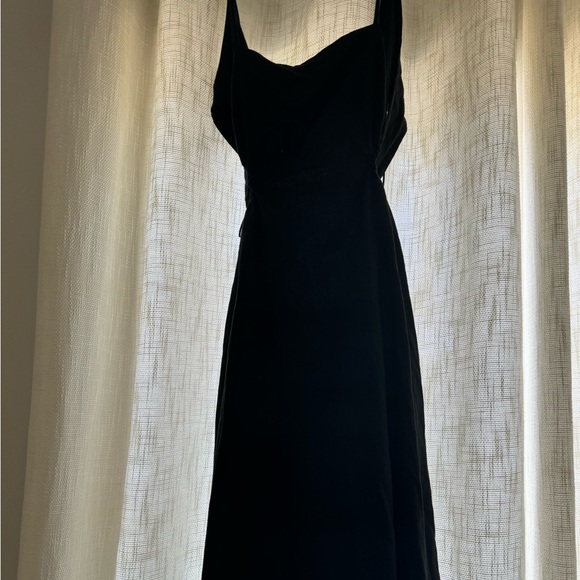 Backless dress - Picture 1 of 2